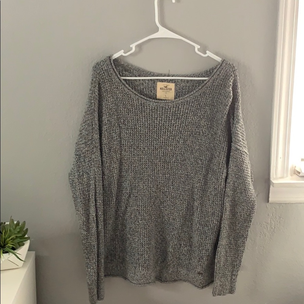 Gray hollister sweater
